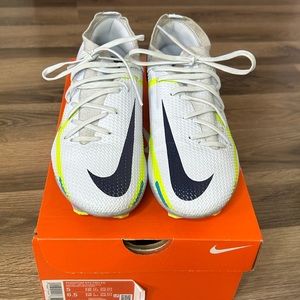 Woman’s Nike Phantom GT2 Pro FG Soccer Cleats